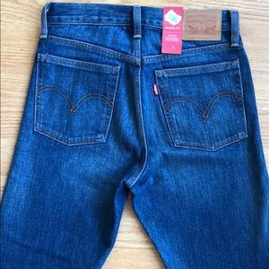 Levi’s Wedgie Icon Fit Jeans